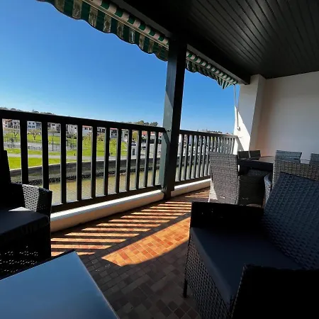 Lumineux Avec Terrasse, Vue Sur La Nivelle Et Proche Du Centre De Socoa. - Fr-1-239-754