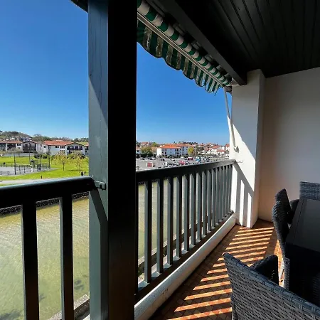 Lumineux Avec Terrasse, Vue Sur La Nivelle Et Proche Du Centre De Socoa. - Fr-1-239-754 *
